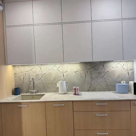 In The Middle Port 35