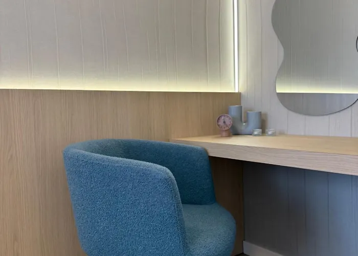 In The Middle Port 35 Apartment *