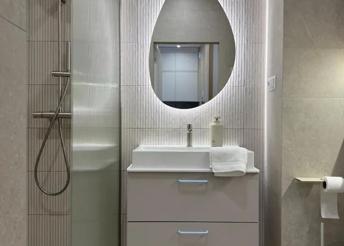 In The Middle Port 35